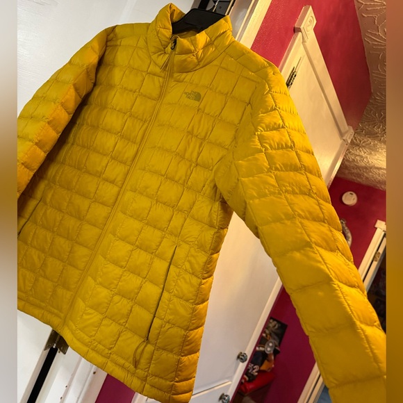 Yellow Puffer Jacket NEW - Picture 3 of 12